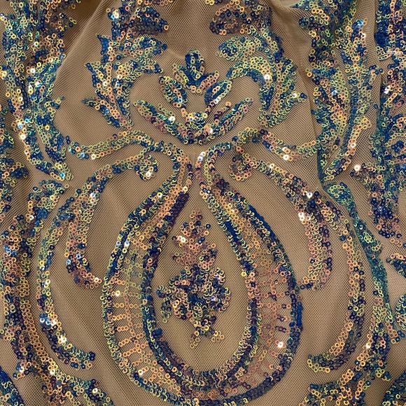 Lucy in the sky backless dress, very pretty colors, comfortable, fitting - Picture 3 of 3